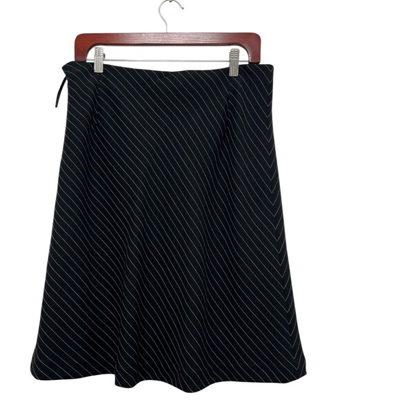 AKRIS Black Pinstripe 2 Piece Blazer Jacket Skirt Set Suit Career Womens Size 10 - Picture 8 of 15